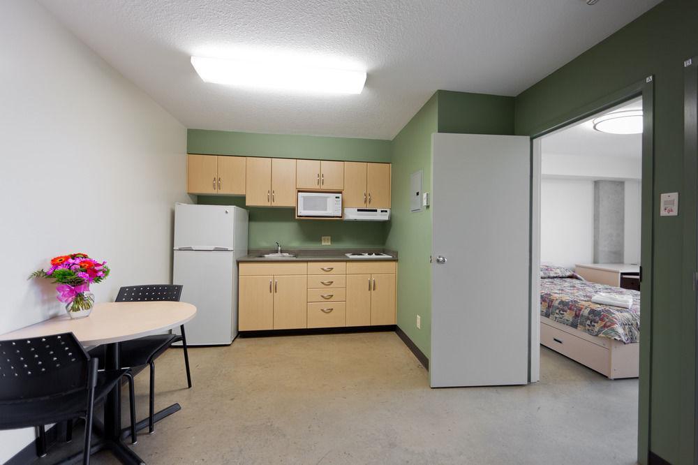 Macewan University Residence 埃德蒙顿 外观 照片