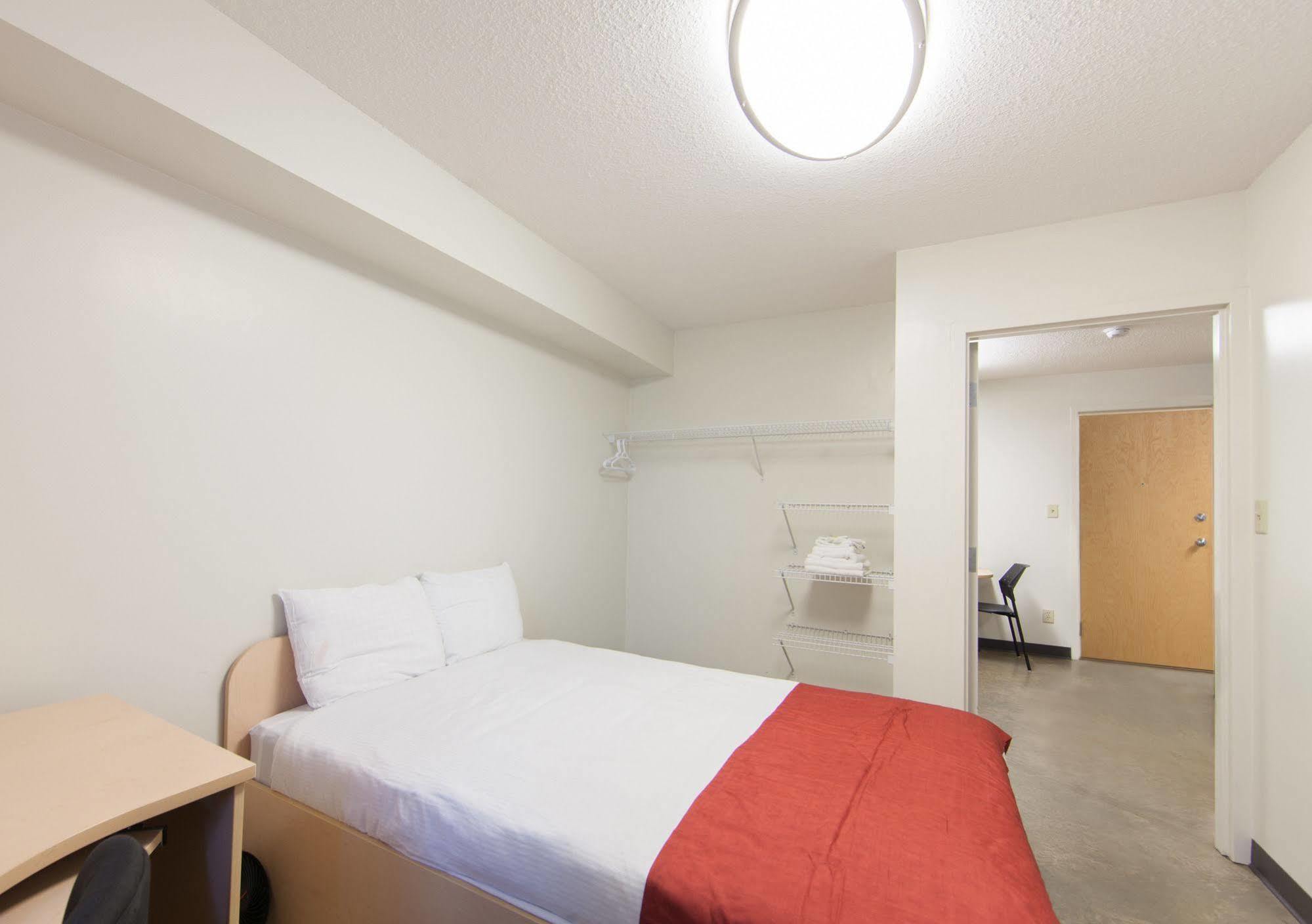 Macewan University Residence 埃德蒙顿 外观 照片