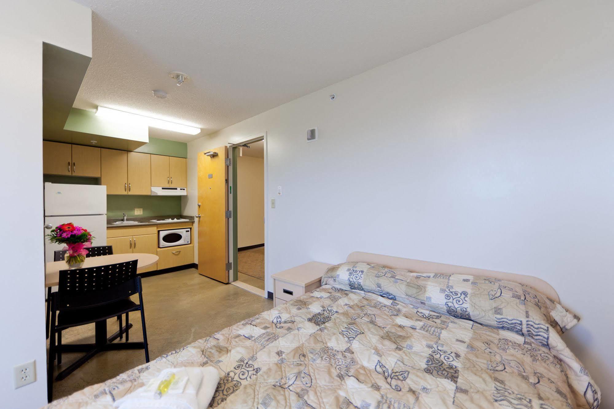 Macewan University Residence 埃德蒙顿 外观 照片