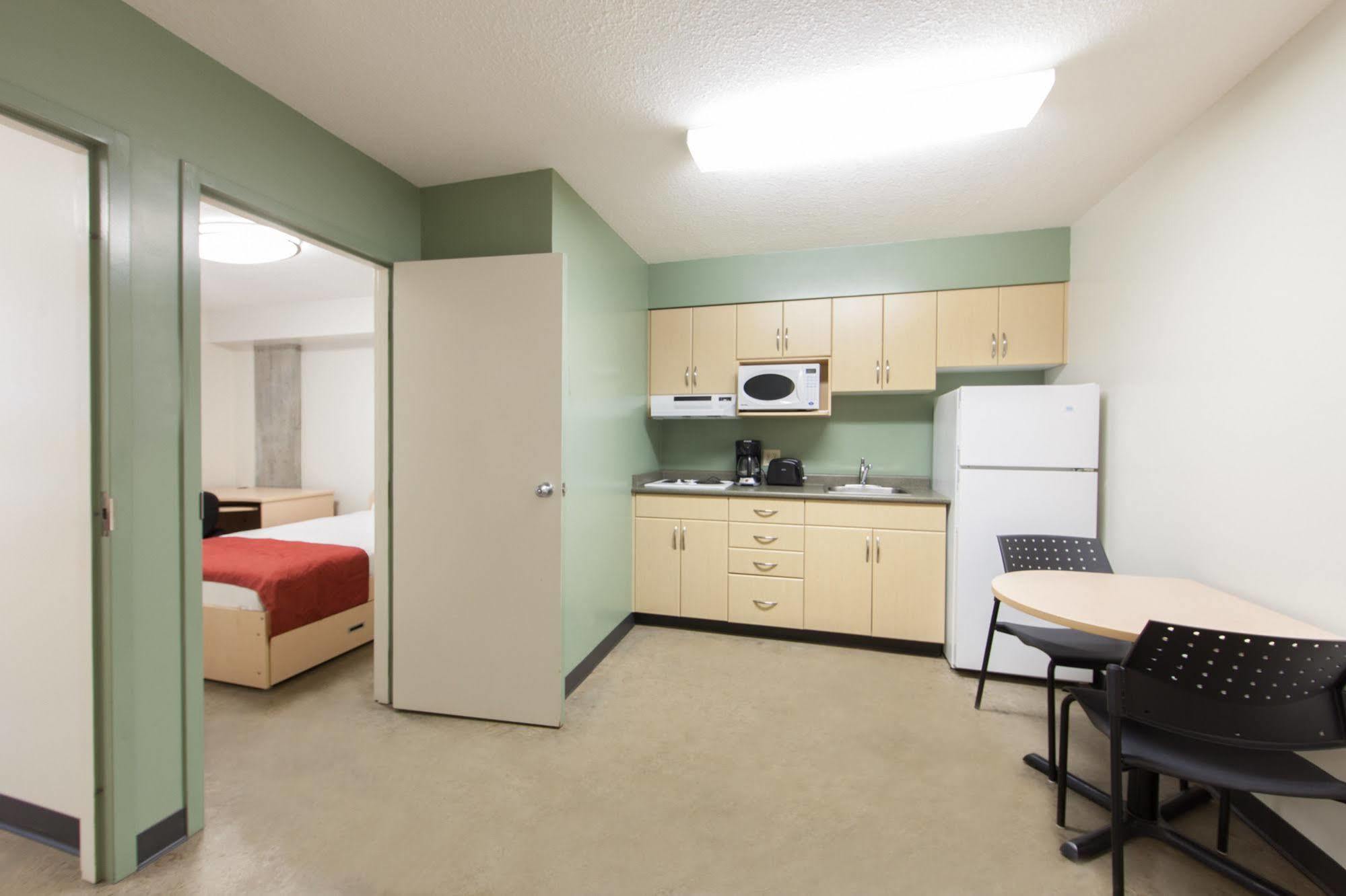 Macewan University Residence 埃德蒙顿 外观 照片