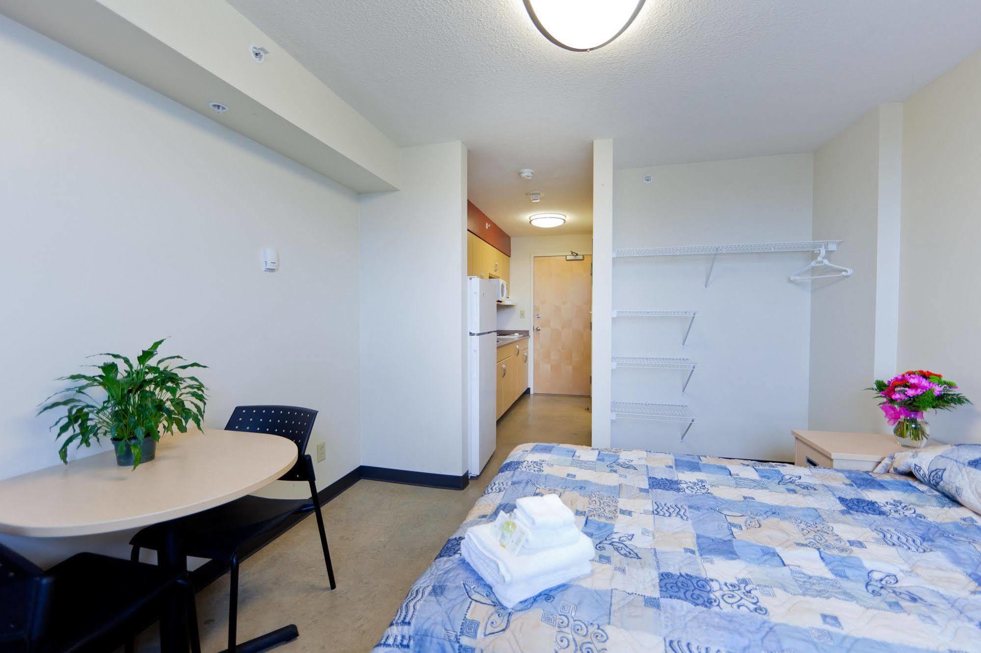 Macewan University Residence 埃德蒙顿 外观 照片