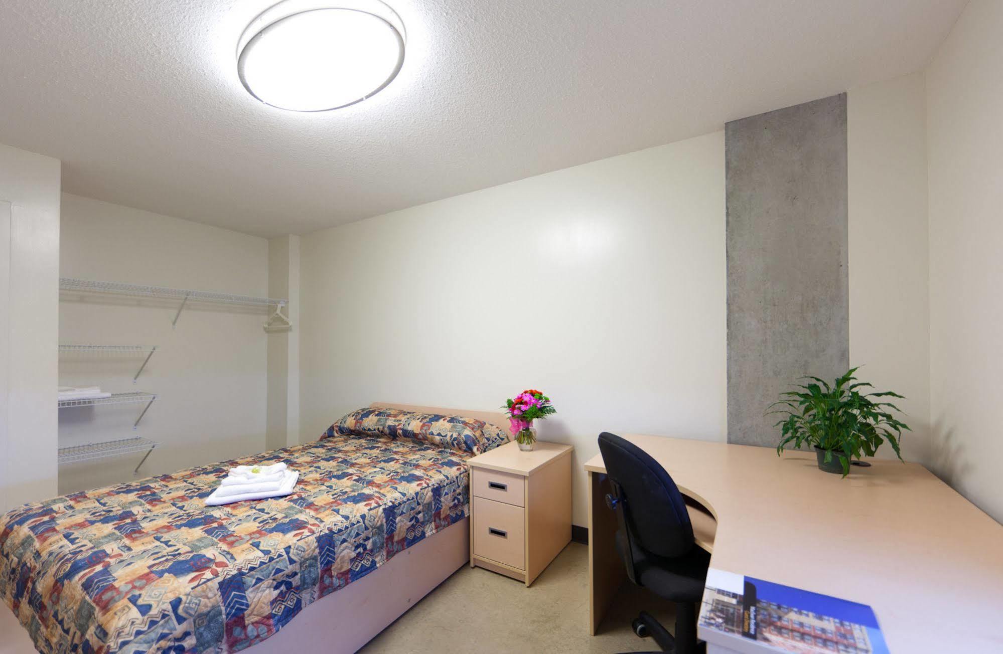 Macewan University Residence 埃德蒙顿 外观 照片