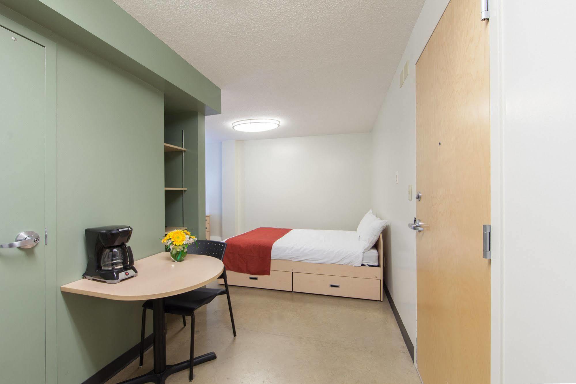 Macewan University Residence 埃德蒙顿 外观 照片
