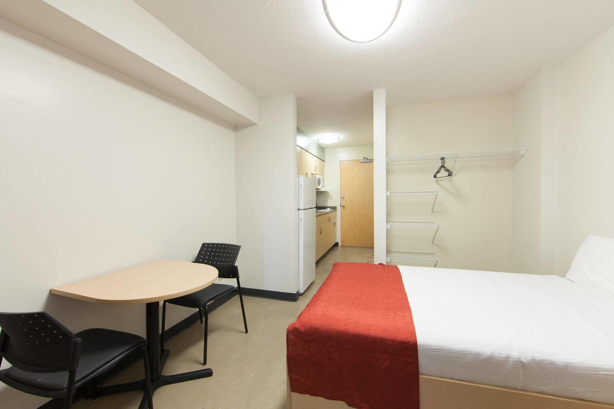 Macewan University Residence 埃德蒙顿 外观 照片
